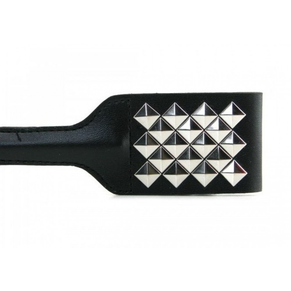 stek-s-zaklepkamy-dvustoronnyi-sex-mischief-studded-square-crop-57.2-sm-33509715147345_-56167c00bb
