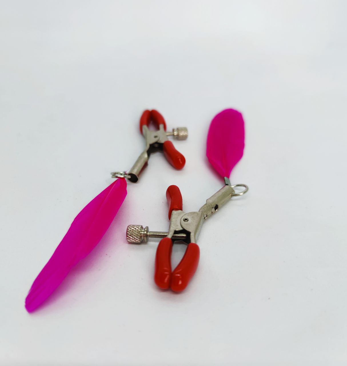 zazhymy-na-sosky-ds-fetish-nipple-clamps-feather-l-red10472-24357092433329_-b84551789e